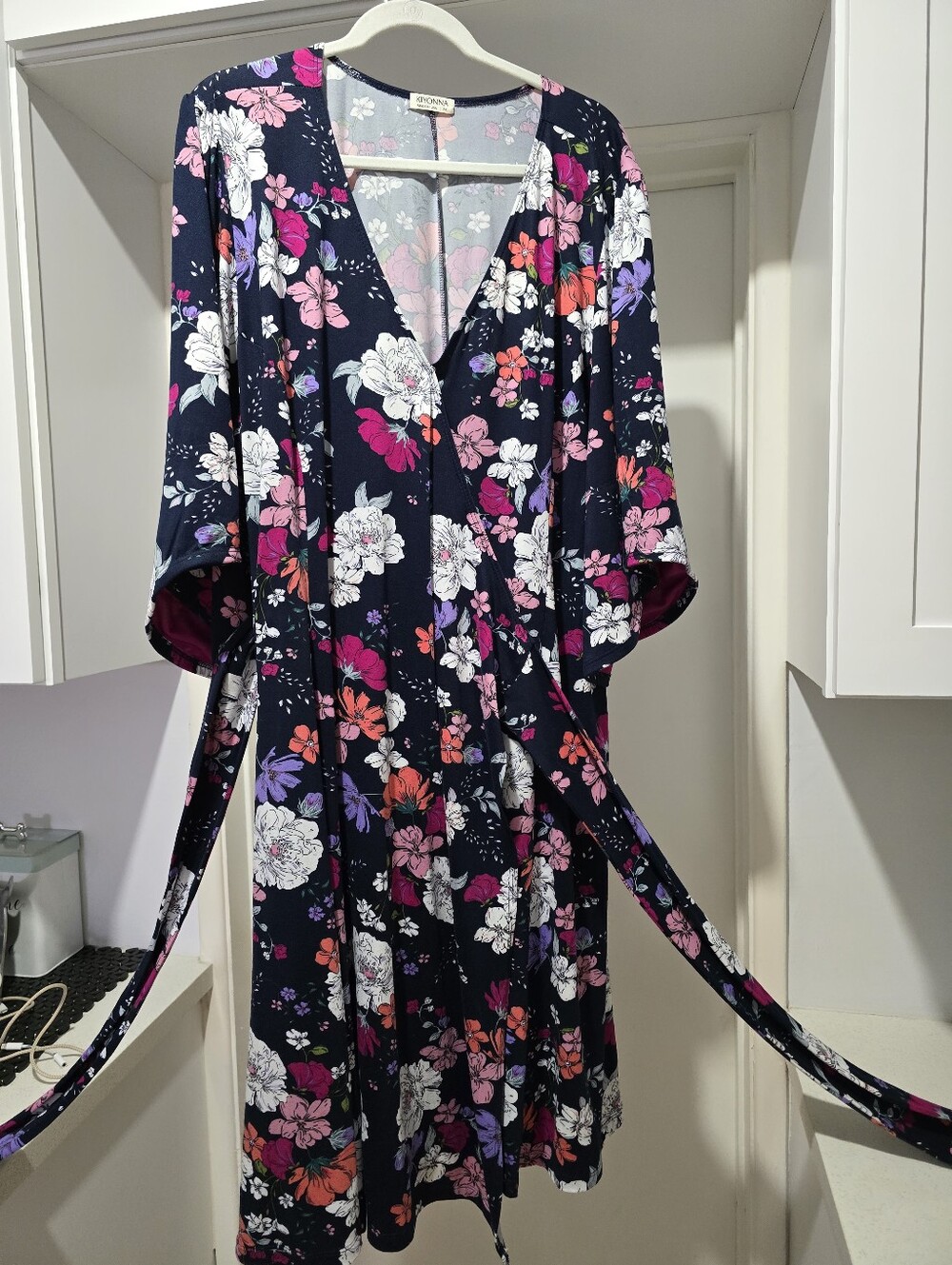 Kiyonna Gemini Floral Wrap dress w/ Kimono Sleeves, Navy, Pink & White 2x/18-20 - Picture 6 of 16